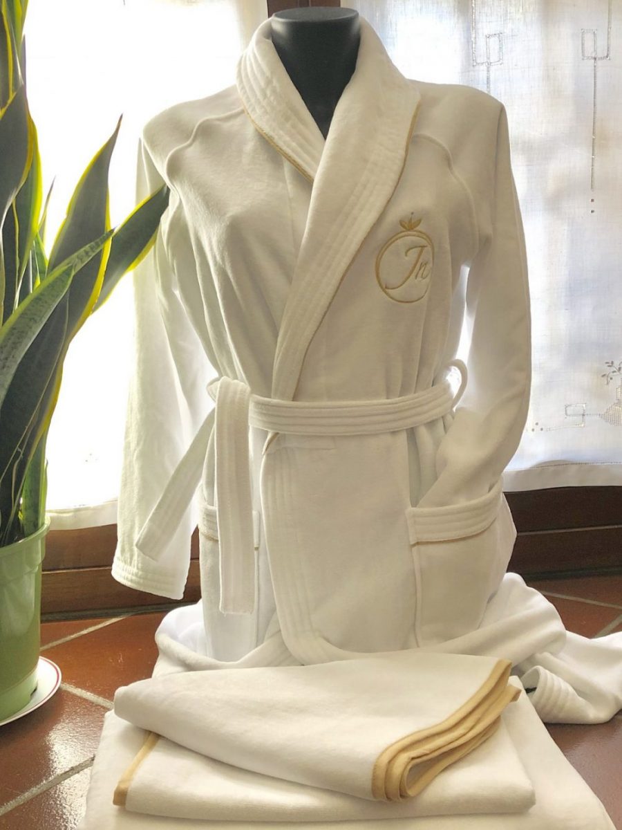 Tailored and personalized  SPONGE SET Towels+Bathrobe 100% trimmed cotton